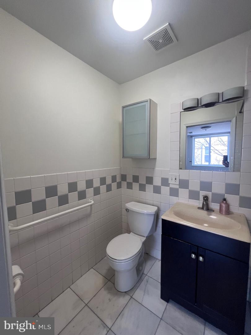 443 Fairmount Ave #c Property Photo 16