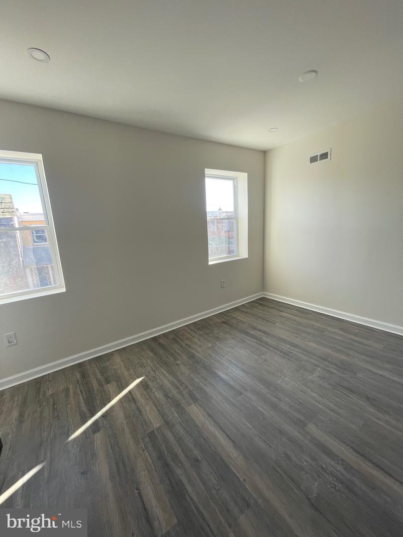 2704 S Marshall St Property Photo 6