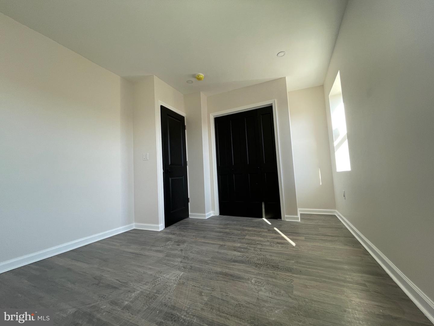 2704 S Marshall St Property Photo 10