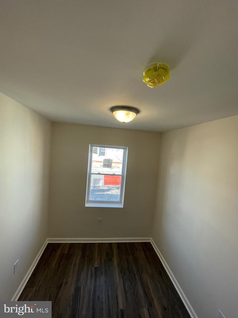 2704 S Marshall St Property Photo 29