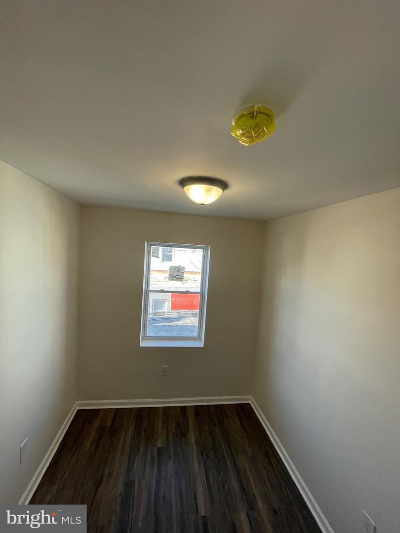 2704 S Marshall St Property Photo 30