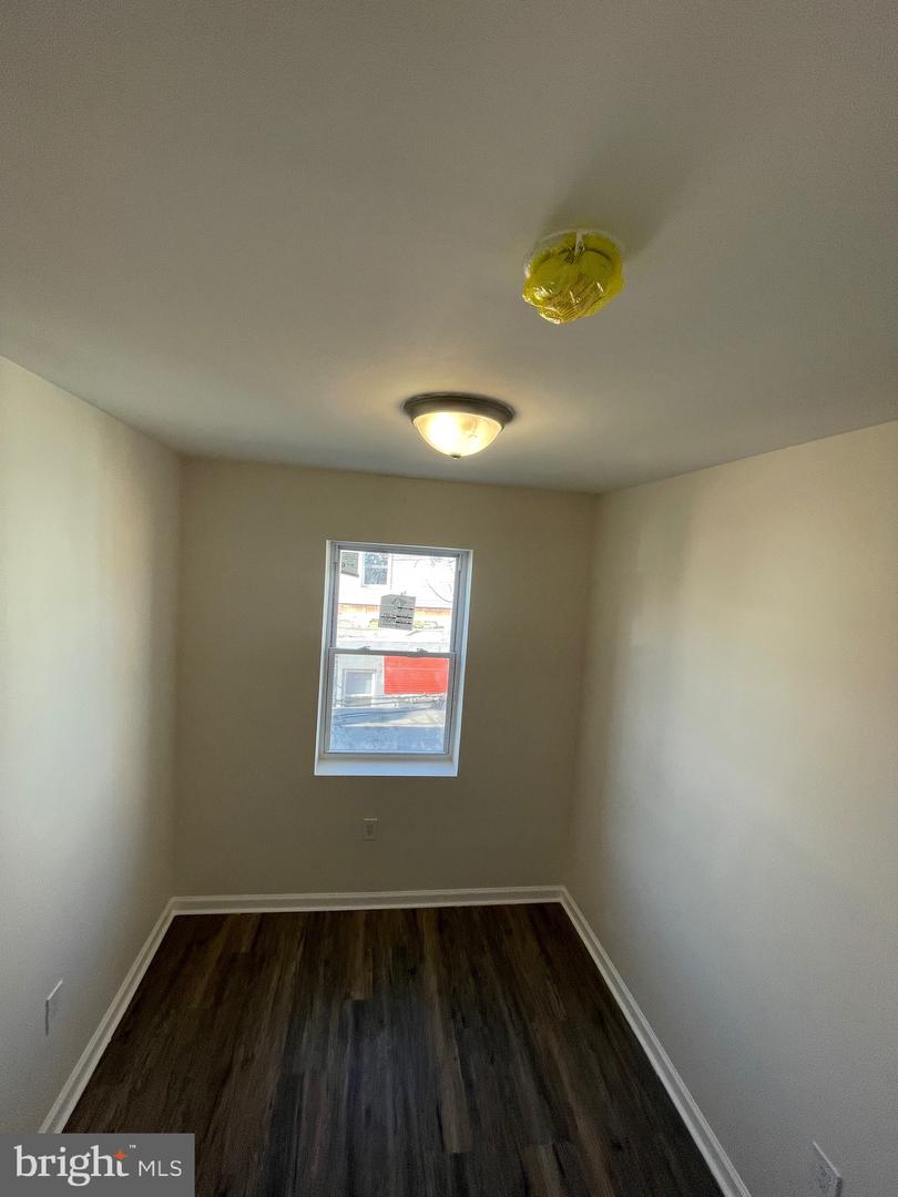 2704 S Marshall St Property Photo 31