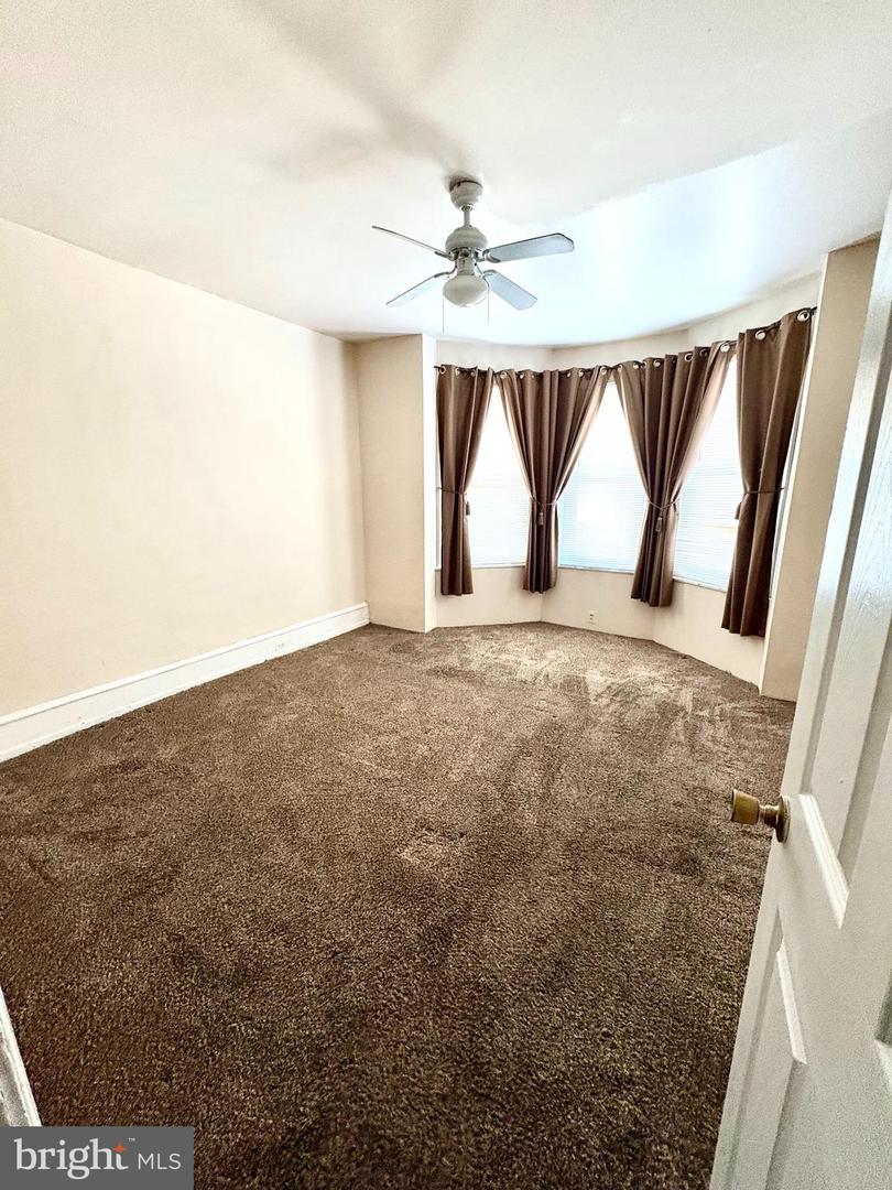 5328 Upland St Property Photo 12