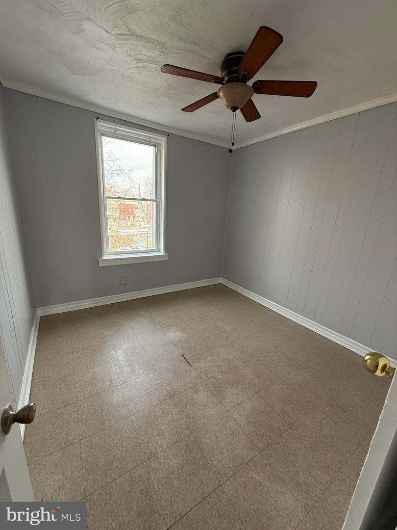 5753 N Beechwood St Property Photo 19