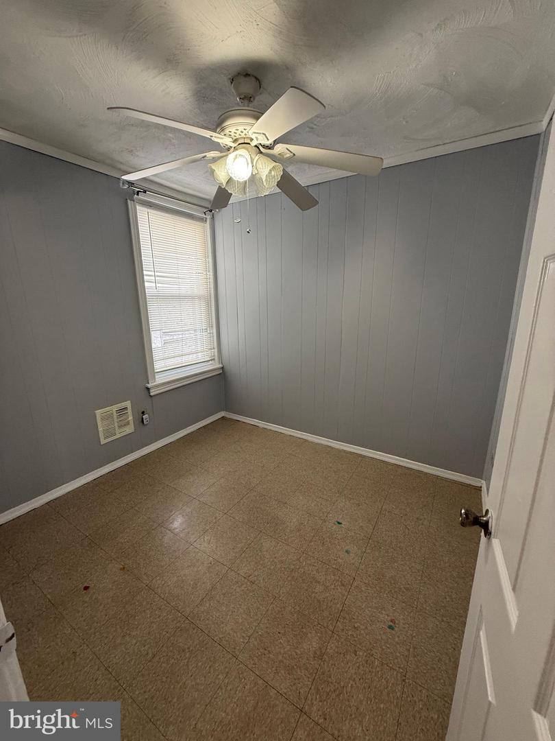 5753 N Beechwood St Property Photo 21