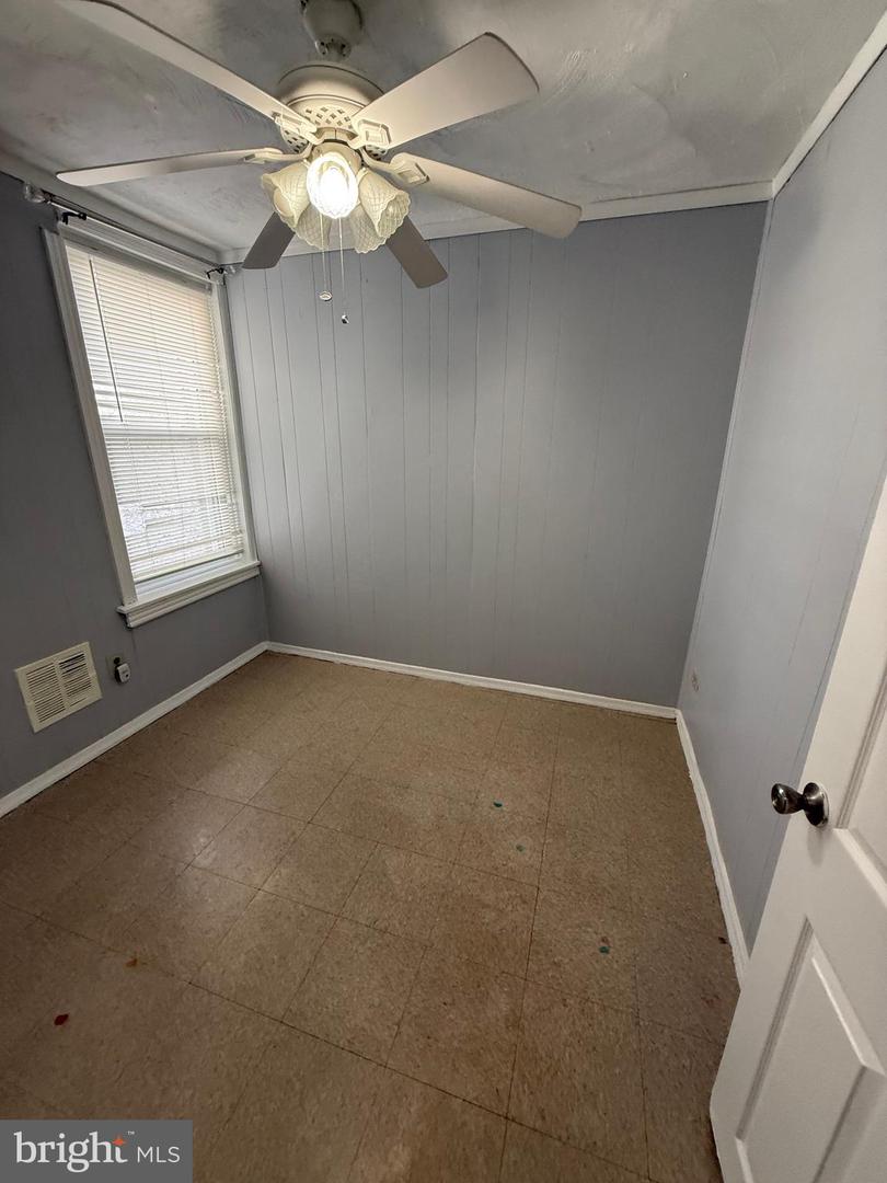 5753 N Beechwood St Property Photo 22