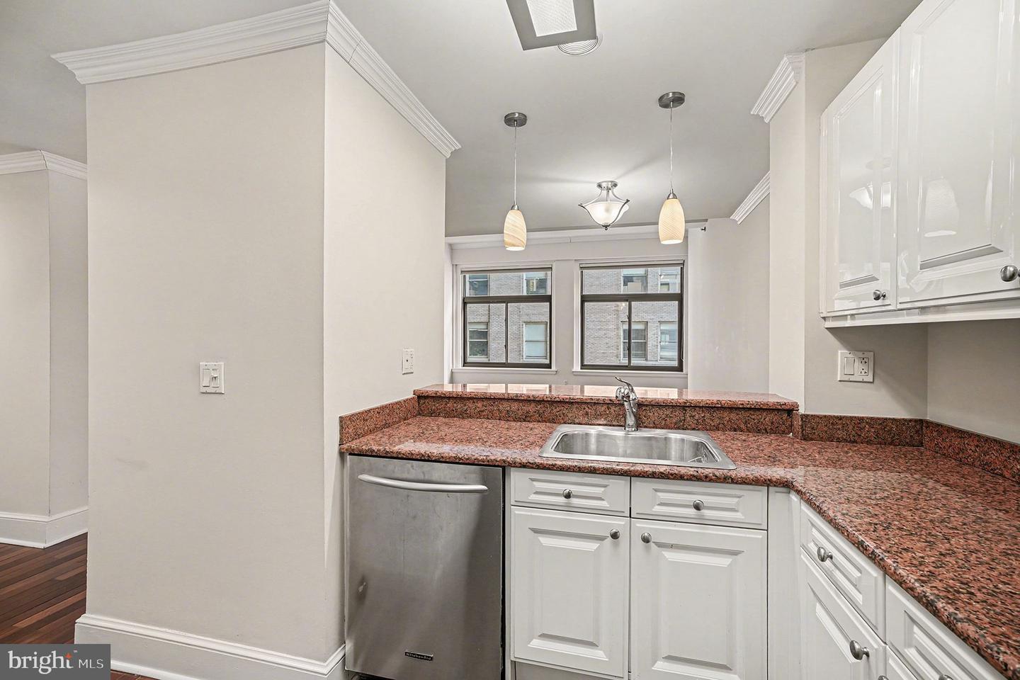 1500 Chestnut St #8c Property Photo 13