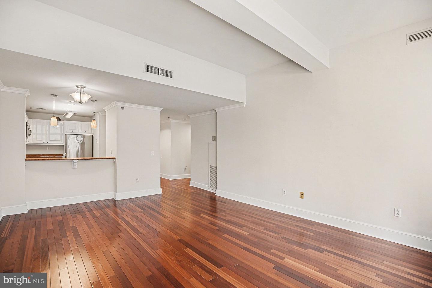 1500 Chestnut St #8c Property Photo 18