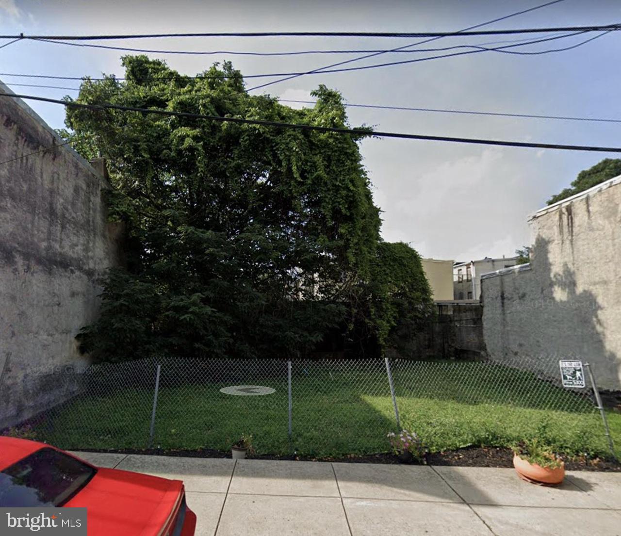 4047 Cambridge St Property Photo 3
