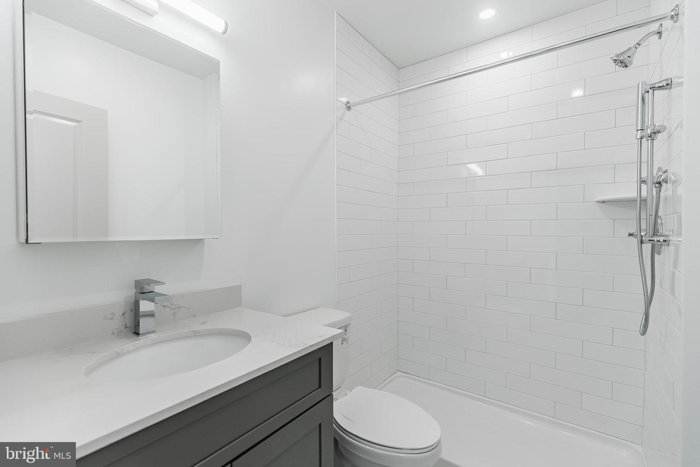 723 N Shedwick St Property Photo 9