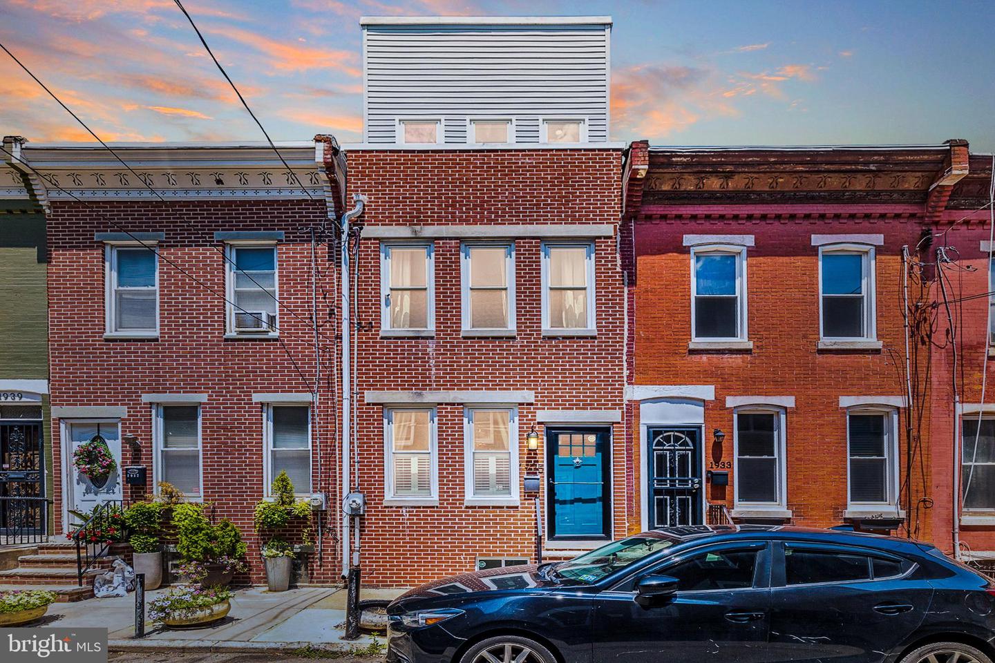 1935 Cambridge St Property Photo 1
