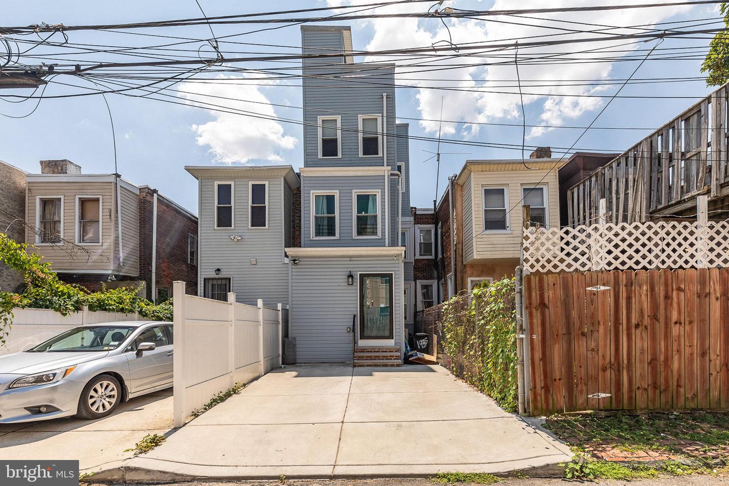 1935 Cambridge St Property Photo 15