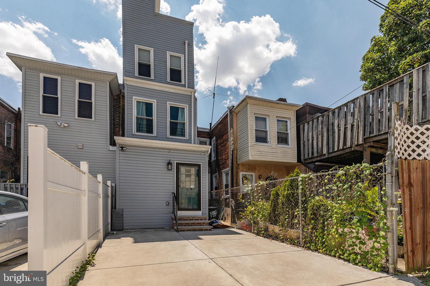1935 Cambridge St Property Photo 17