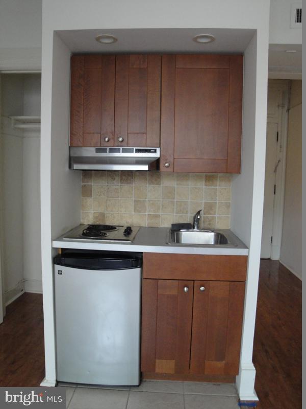 1324 Locust St #809 Property Photo 4
