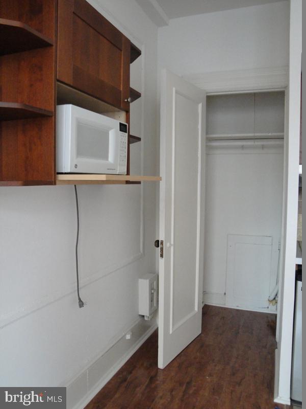 1324 Locust St #809 Property Photo 5