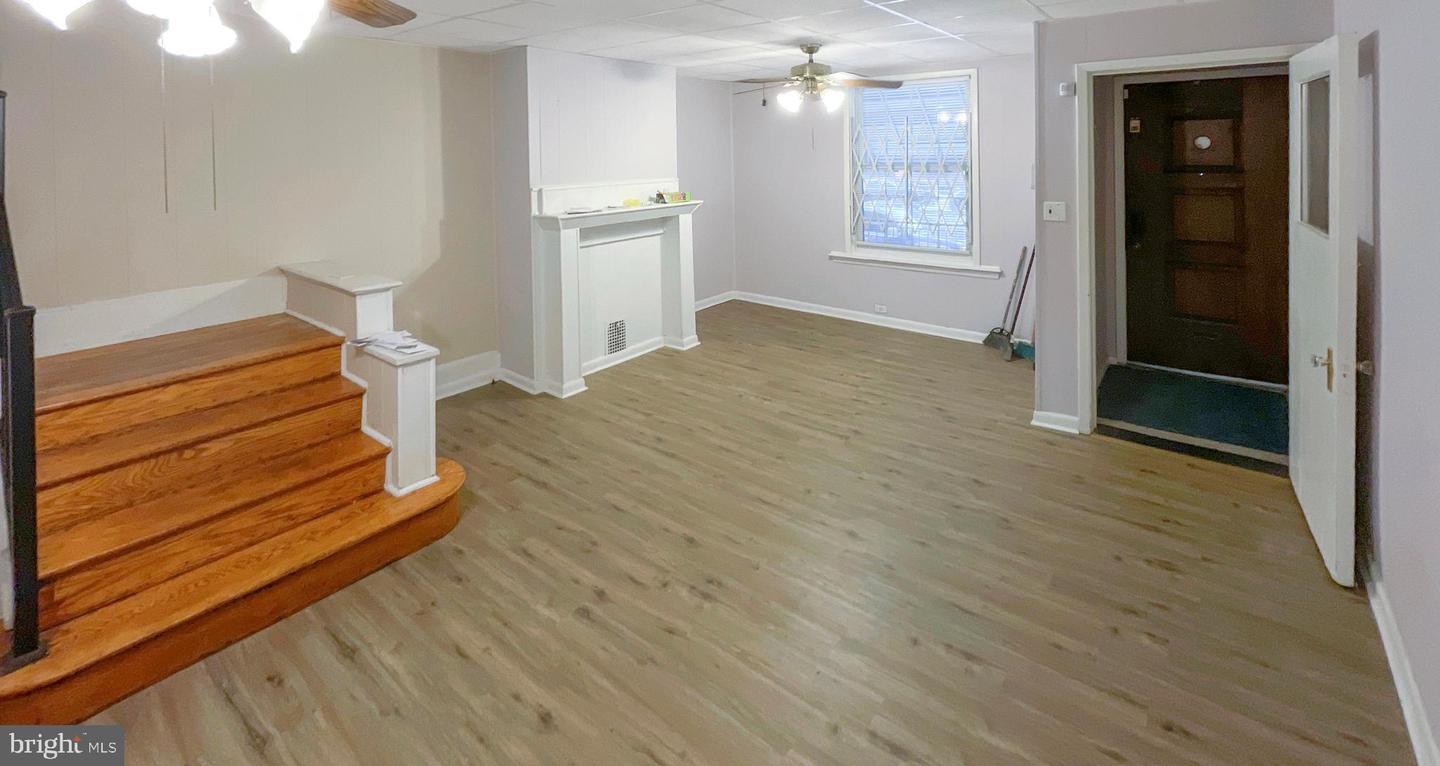 2835 W Lehigh Ave Property Photo 4