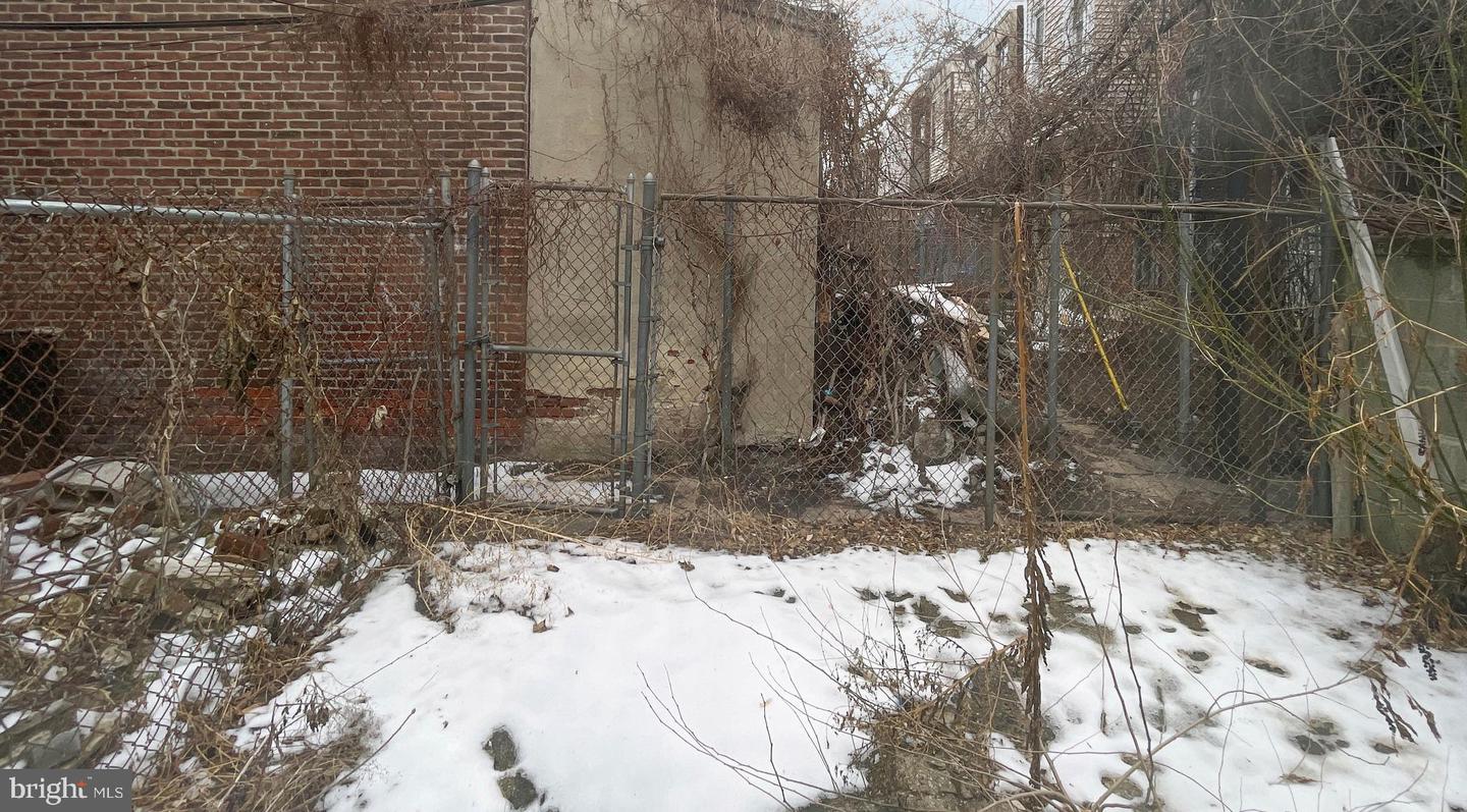2835 W Lehigh Ave Property Photo 25