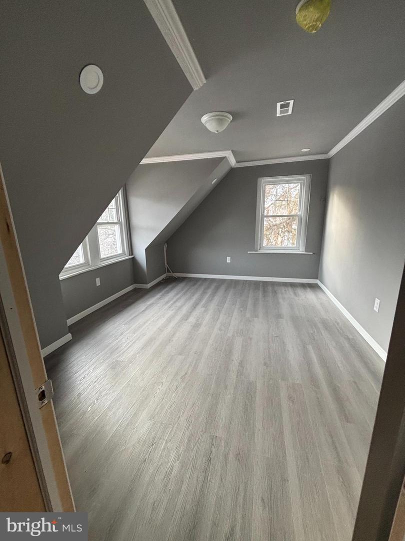 2025 N 62nd St #3rd Floor Property Photo 11