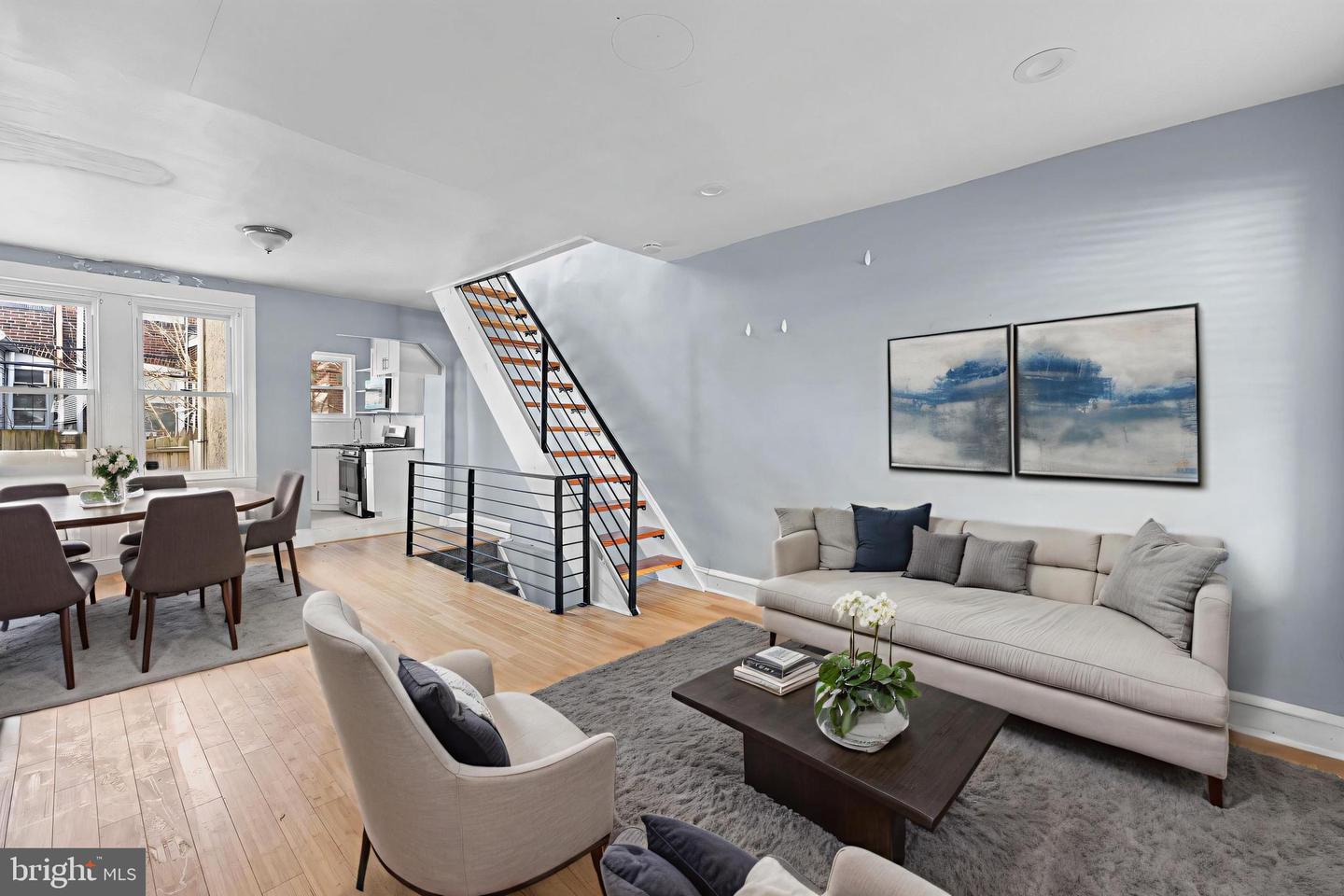1629 S Dover St Property Photo 1