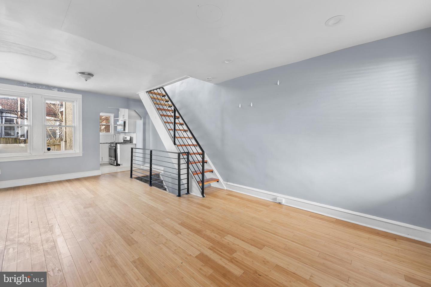 1629 S Dover St Property Photo 8