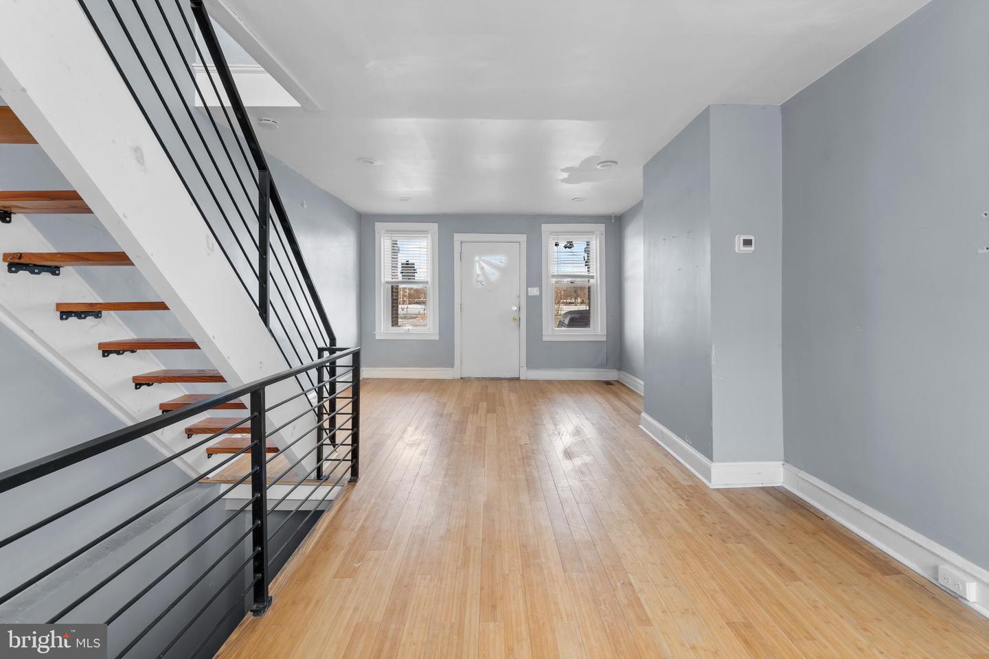 1629 S Dover St Property Photo 10