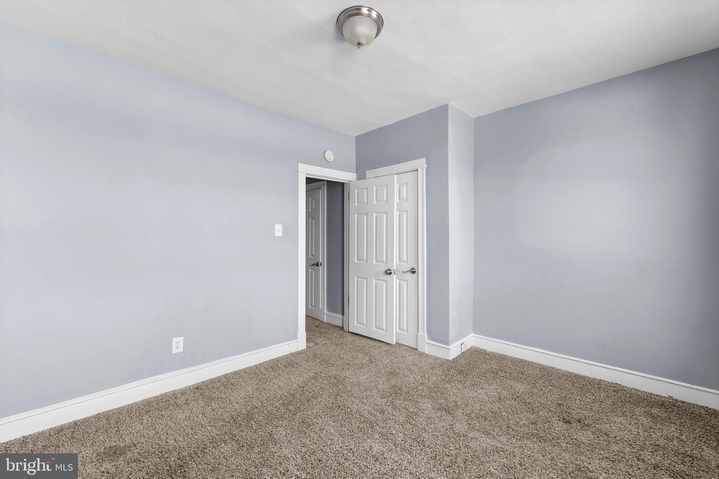 1629 S Dover St Property Photo 12
