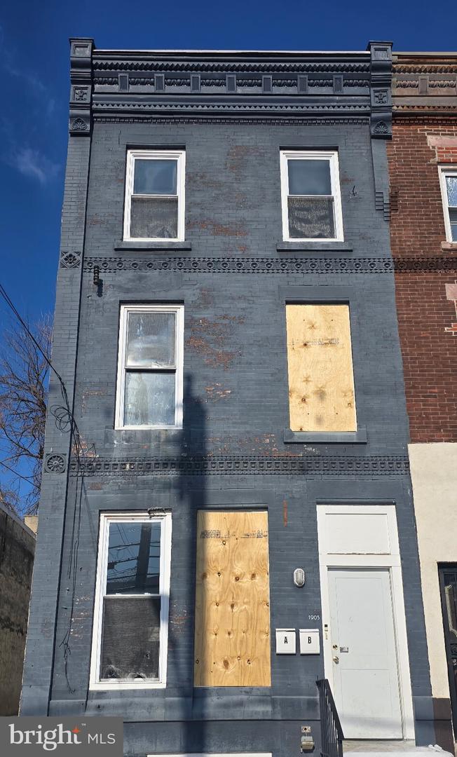 1905 W NORRIS ST Property Photo 1