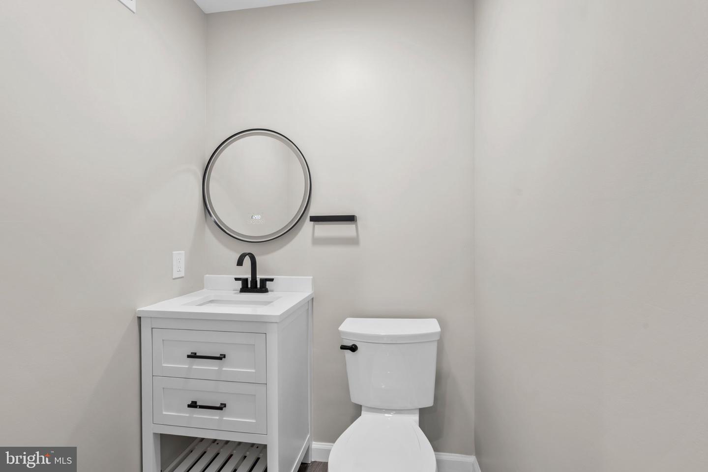 2126 Pierce St Property Photo 8
