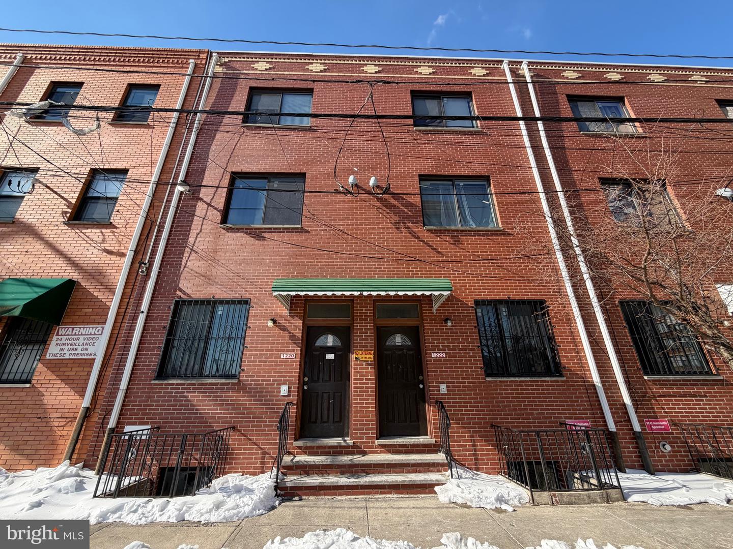 1222 N CARLISLE ST Property Photo 1