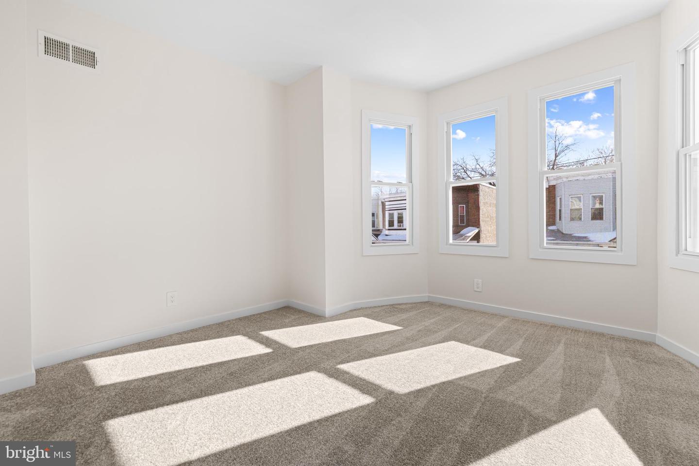 3921 Pennsgrove St Property Photo 9