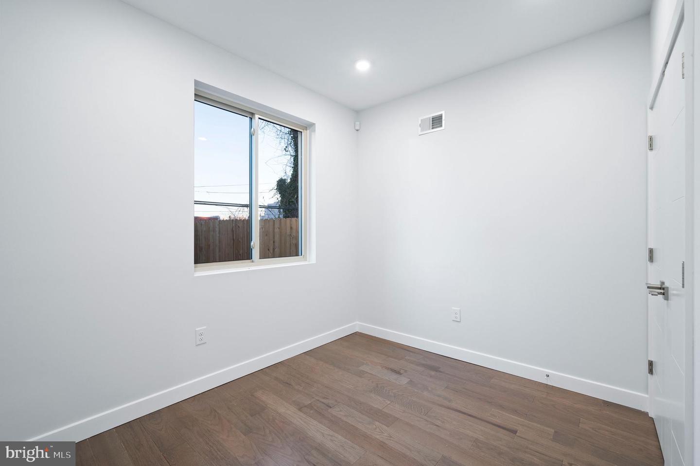 2138 N Franklin St Property Photo 7