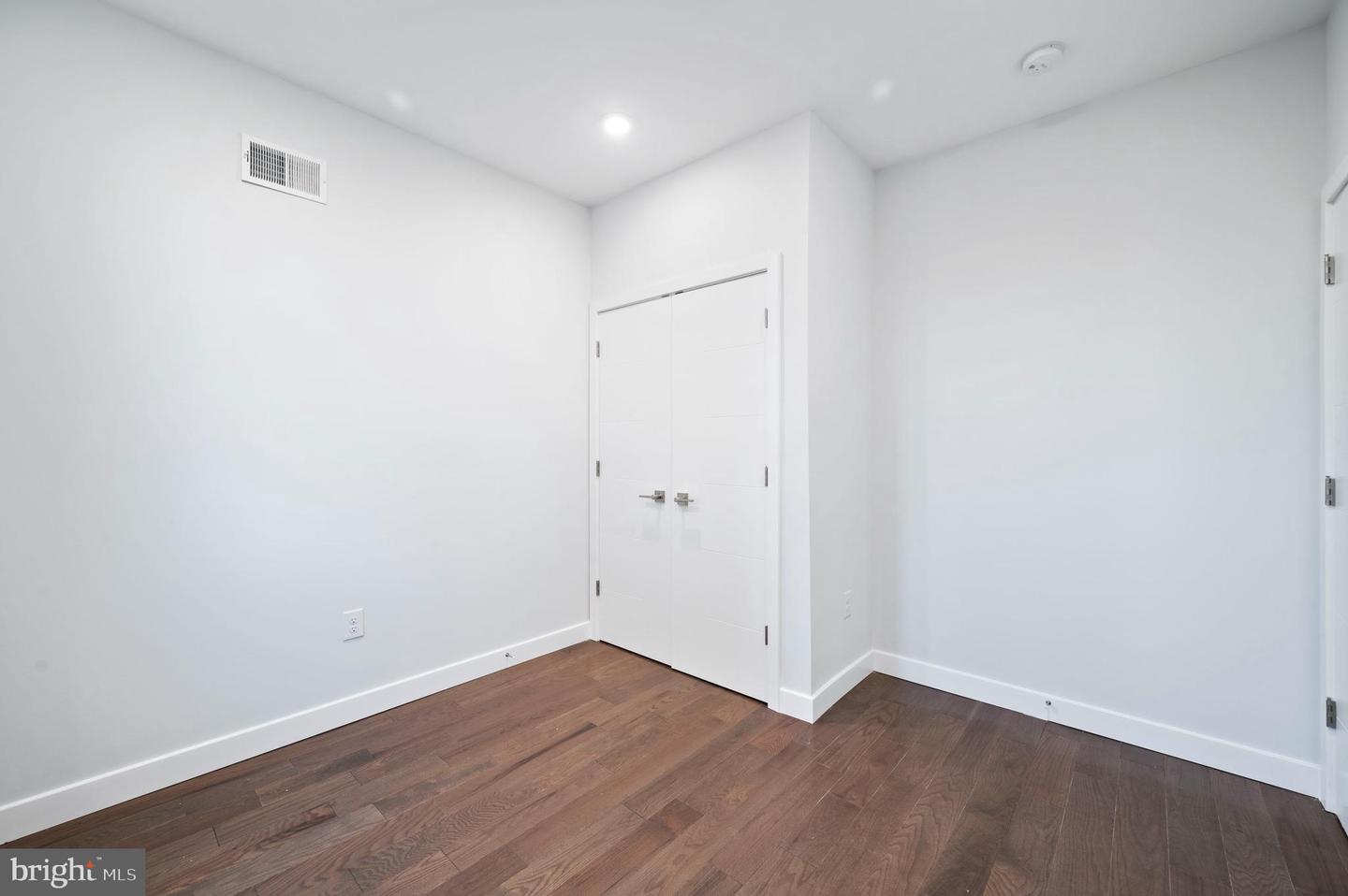 2138 N Franklin St Property Photo 8