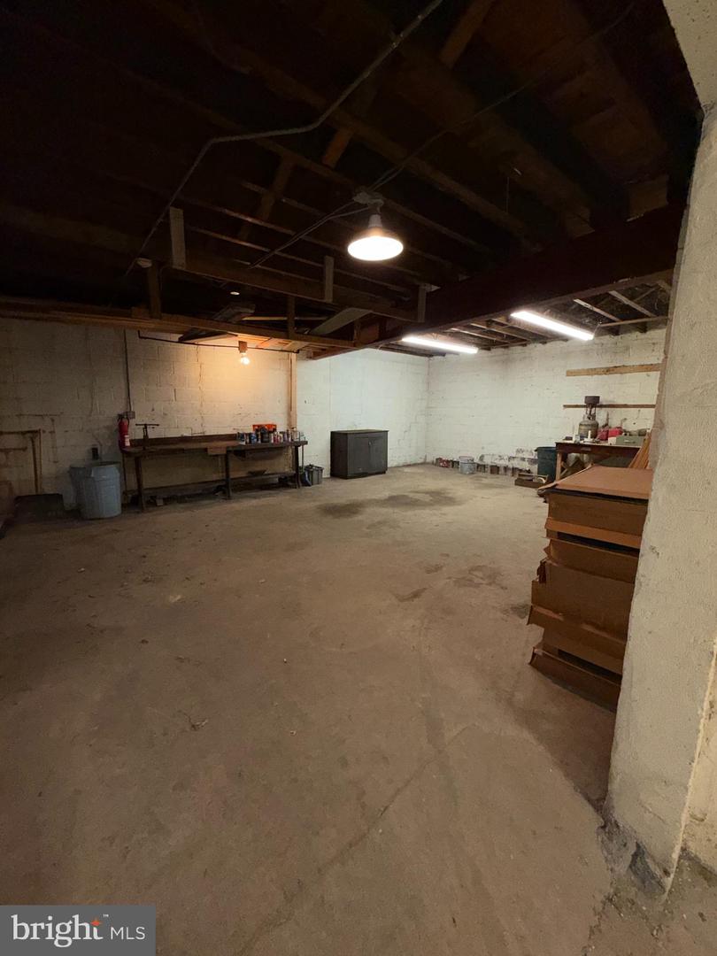 4514-r Paul St Property Photo 3