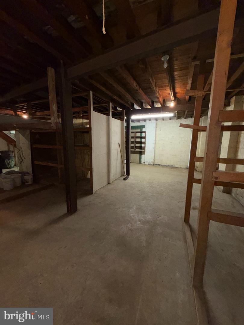 4514-r Paul St Property Photo 4