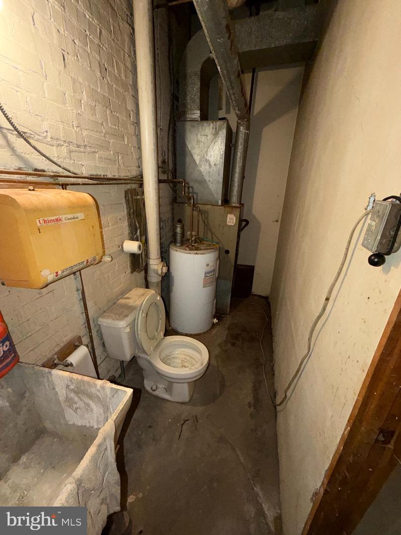 4514-r Paul St Property Photo 7