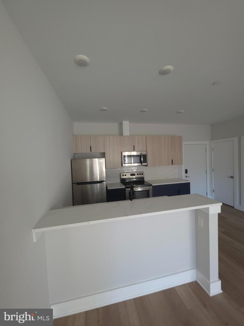 3503 Midvale Ave #506 Property Photo 26
