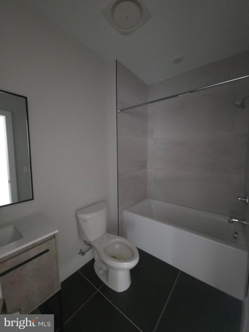 3503 Midvale Ave #506 Property Photo 32
