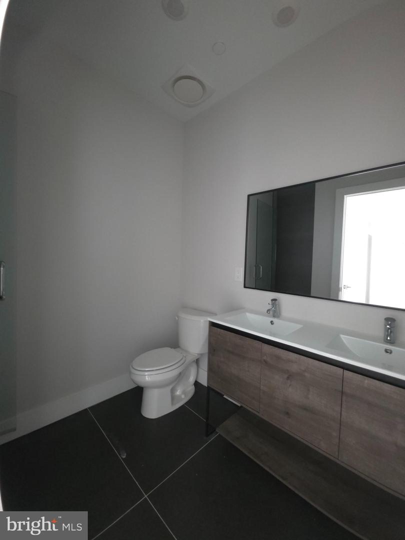 3503 Midvale Ave #506 Property Photo 36