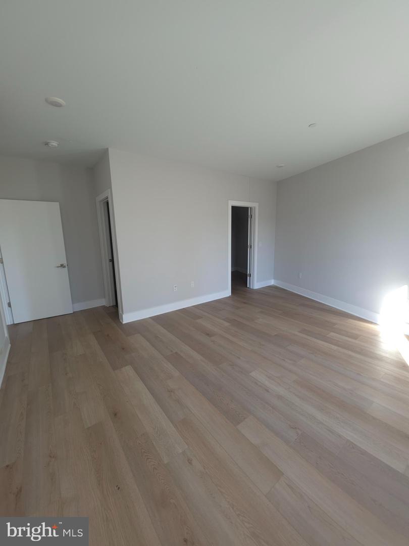 3503 Midvale Ave #506 Property Photo 38
