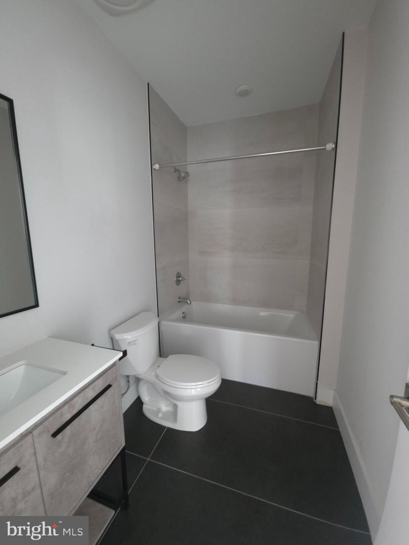 3503 Midvale Ave #404 Property Photo 28