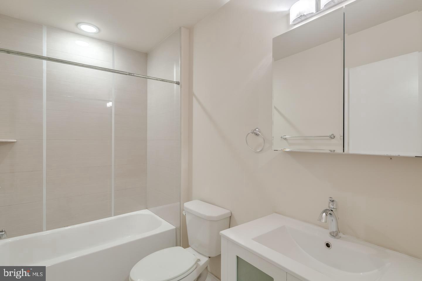 1430 South St #unit 202 Property Photo 6