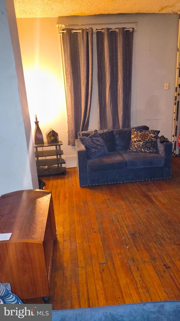 5330 Lesher St Property Photo 2