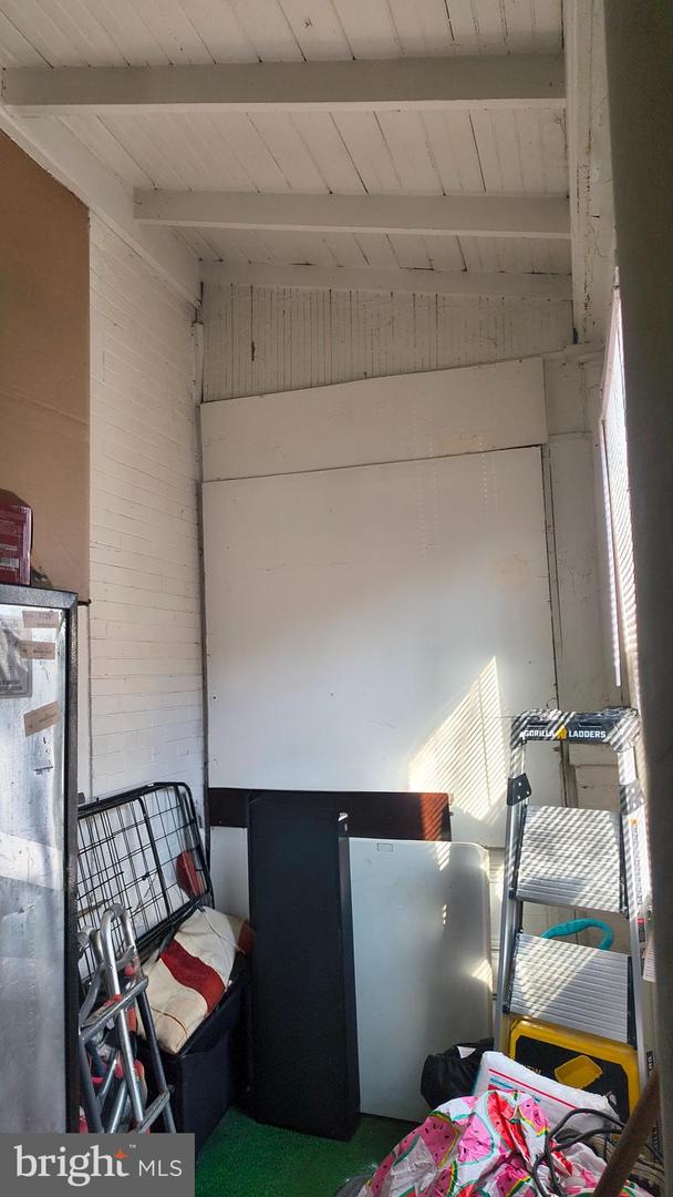 5330 Lesher St Property Photo 3