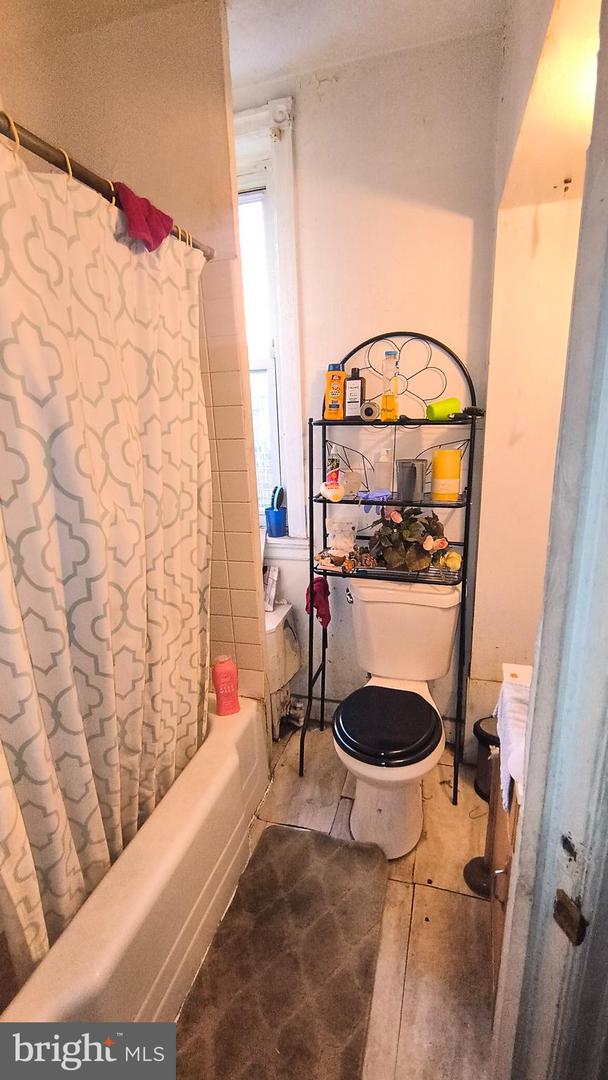 5330 Lesher St Property Photo 10
