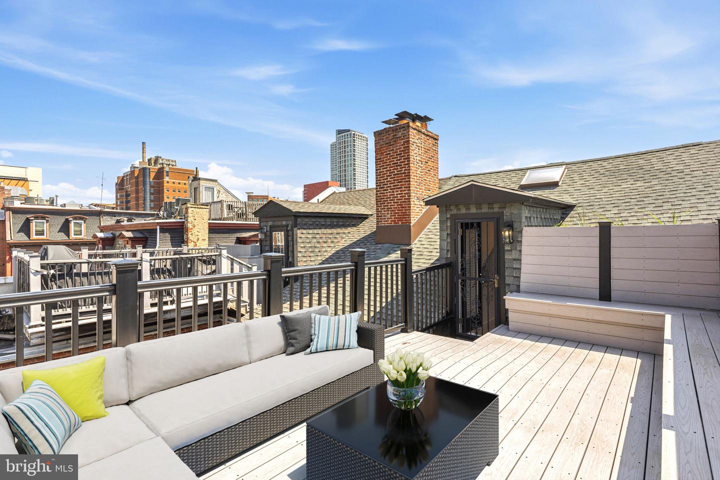 306 S 10th St #d Property Photo 4