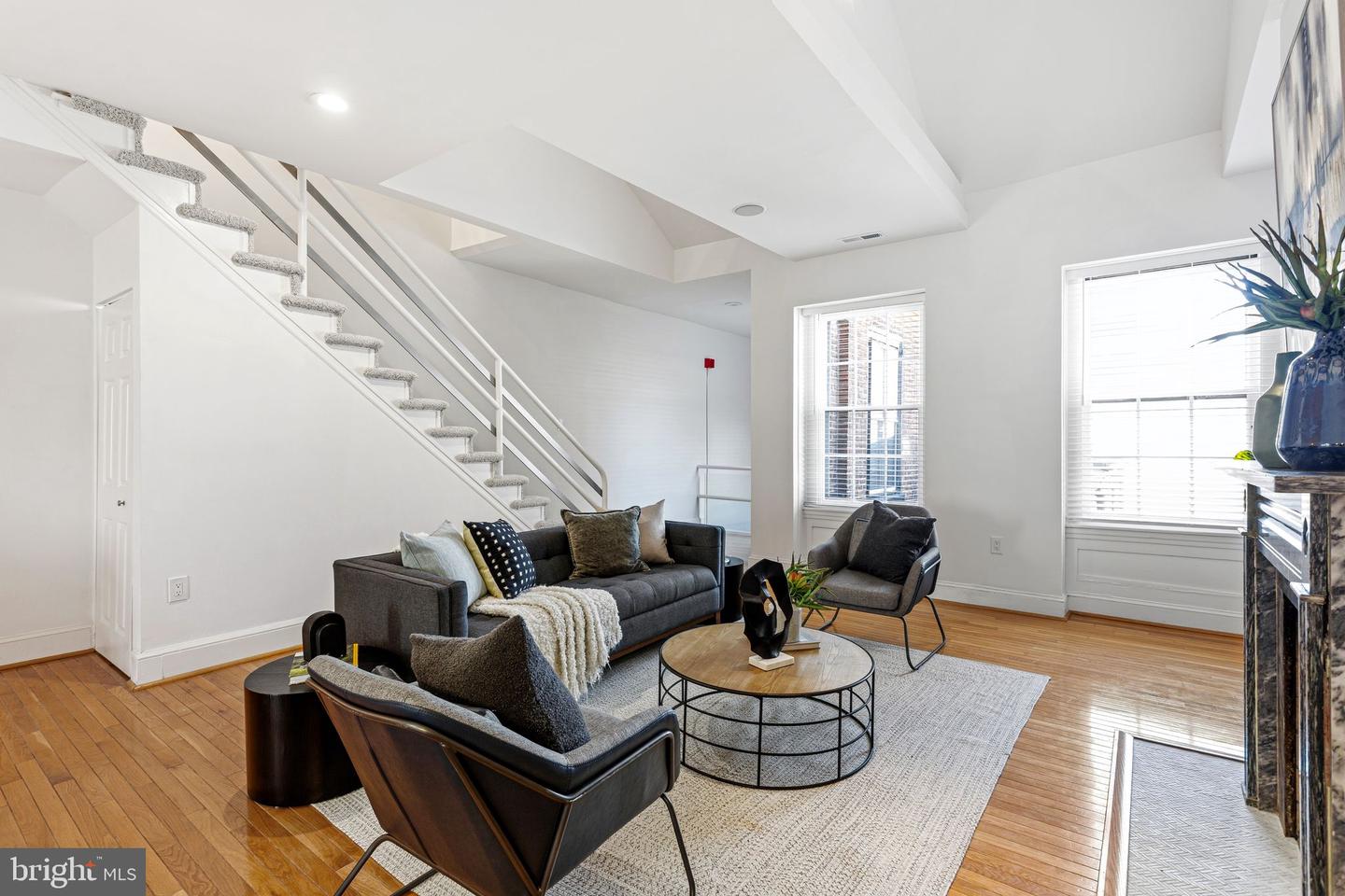 306 S 10th St #d Property Photo 5
