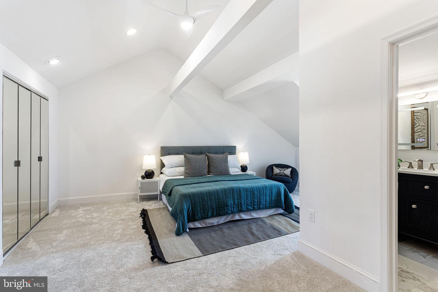 306 S 10th St #d Property Photo 10