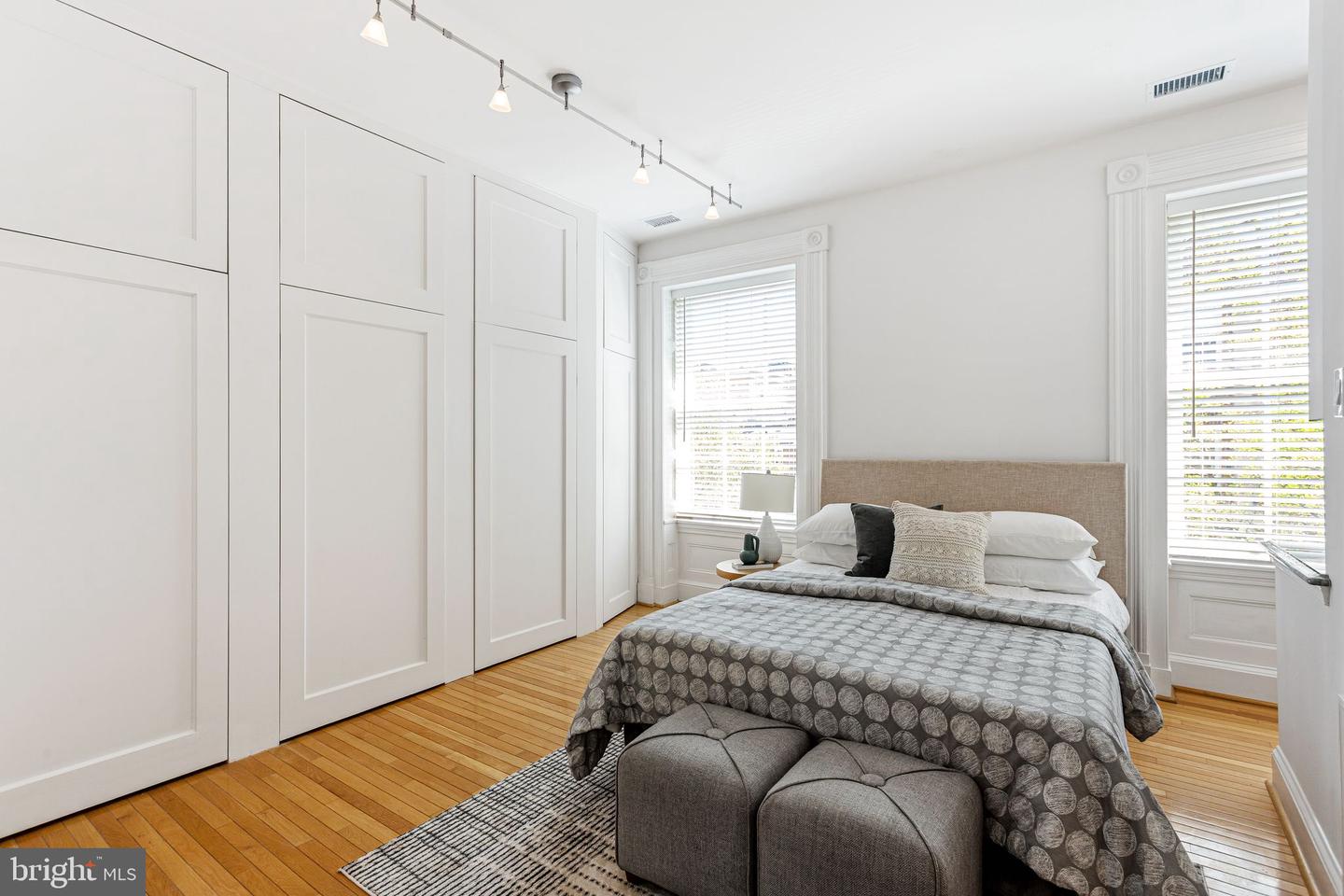 306 S 10th St #d Property Photo 16