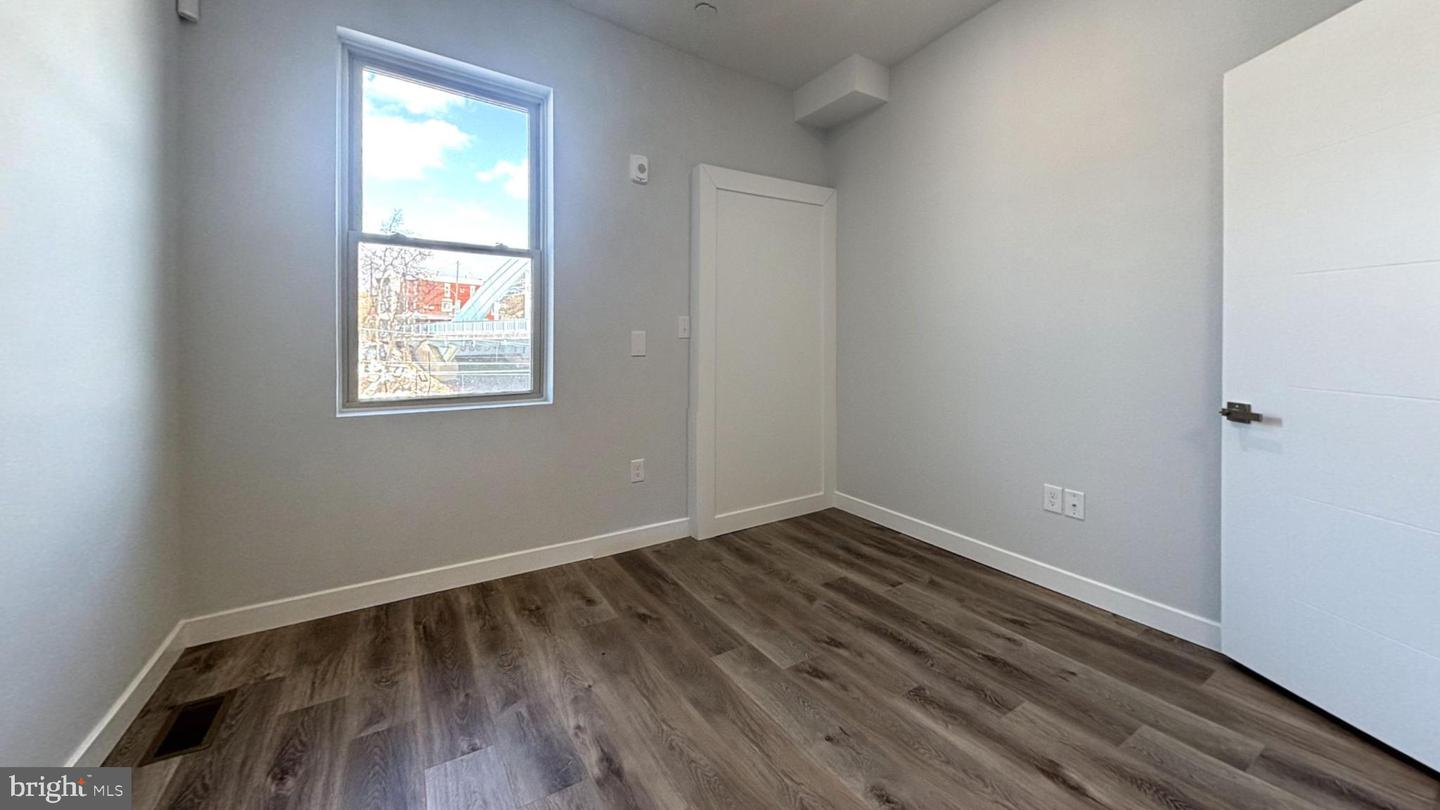 4217 Mantua Ave #b Property Photo 4