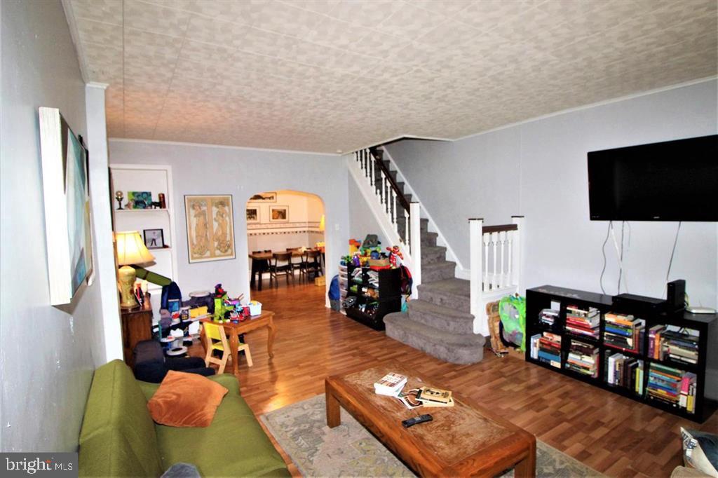 4855 Ridge Ave Property Photo 3